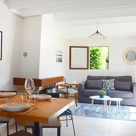 With Large Garden 15 Minutes Walk From The 度假居 *