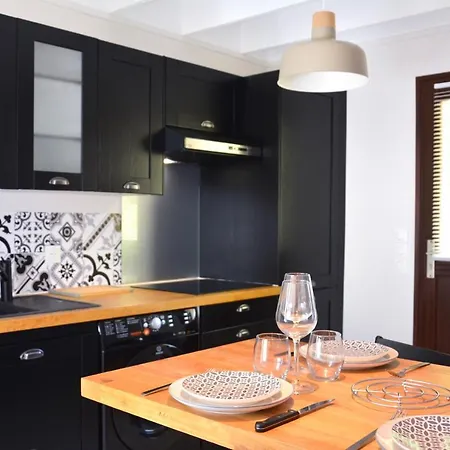 Semesterbostad With Large Garden 15 Minutes Walk From The