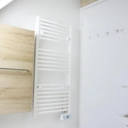 With Large Garden 15 Minutes Walk From The