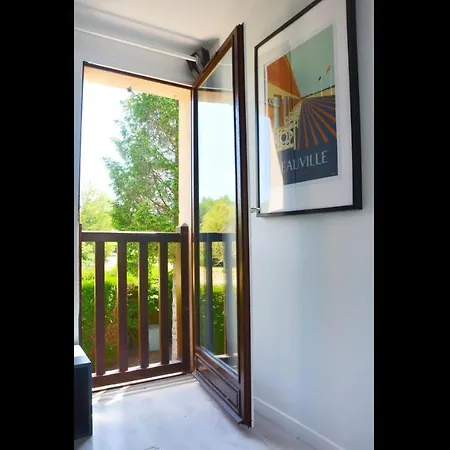 With Large Garden 15 Minutes Walk From The Semesterbostad Villers-sur-Mer