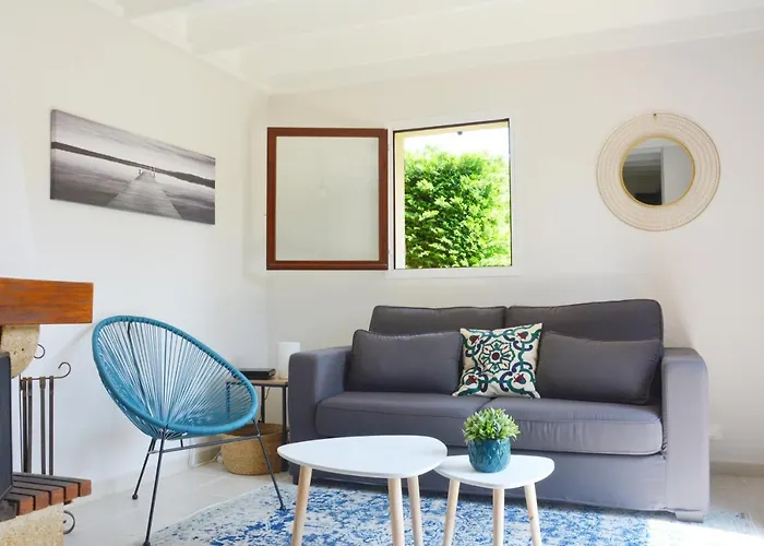 With Large Garden 15 Minutes Walk From The Ferienhaus